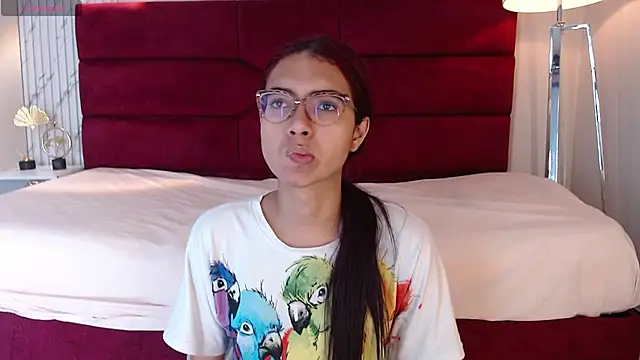 sara saenz99 online show from 01.25.25