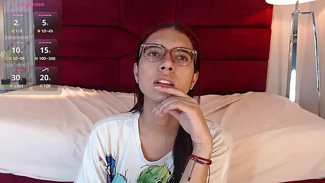 sara saenz99 online show from 01.26.25