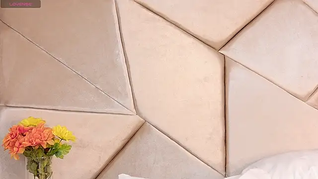 Camille Torres online show from 10.03.25