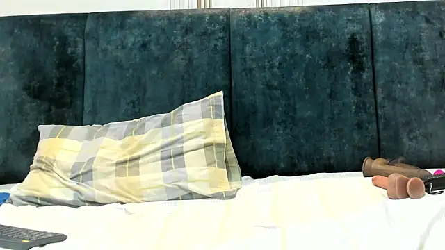 Julia Gomes online show from 03.08.25