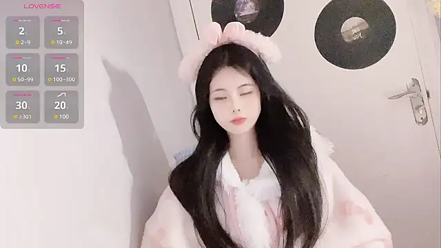 Qedgjwyz1 online show from 02.02.25