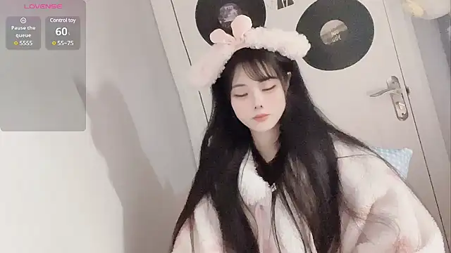 Qedgjwyz1 online show from 02.24.25