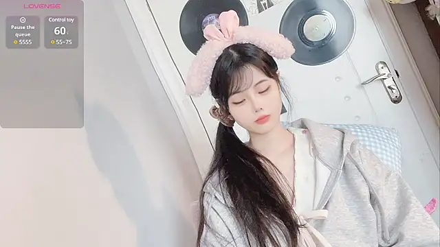 Qedgjwyz1 online show from 03.02.25