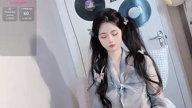 Qedgjwyz1 online show from 03.19.25