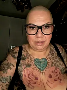 Snapshot of gepiercte_nippel chatting on 12.09.24 gepiercte nippel online show from 12.09.24