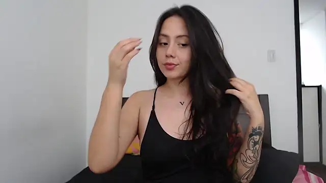 Snapshot of rebecca_collin chatting on 11.11.25 rebecca collin online show from 11.11.25