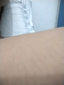 Snapshot of kBossgirls chatting on 12.21.25 kBossgirls online show from 12.21.25