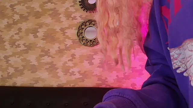 Snapshot of cherry_chel chatting on 01.23.25 cherry chel online show from 01.23.25