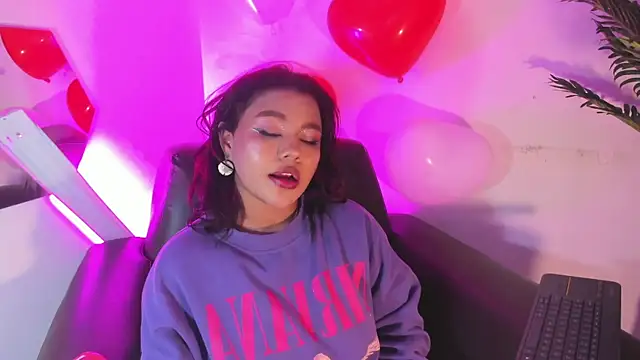 Snapshot of cherry_chel chatting on 02.15.25 cherry chel online show from 02.15.25