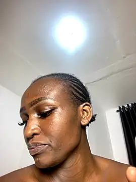 Snapshot of Curvixx chatting on 11.25.25 Curvixx online show from 11.25.25