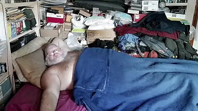 Snapshot of hadeszeuss2 chatting on 12.17.24 hadeszeuss2 online show from 12.17.24