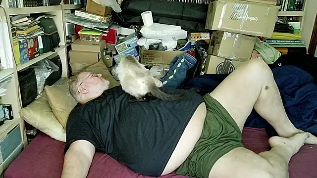 Snapshot of hadeszeuss2 chatting on 02.10.25 hadeszeuss2 online show from 02.10.25