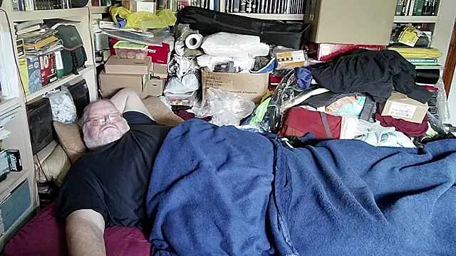 Snapshot of hadeszeuss2 chatting on 03.03.25 hadeszeuss2 online show from 03.03.25