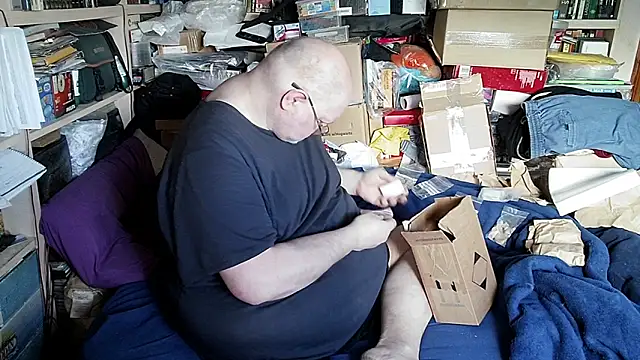 Snapshot of hadeszeuss2 chatting on 02.03.26 hadeszeuss2 online show from 02.03.26