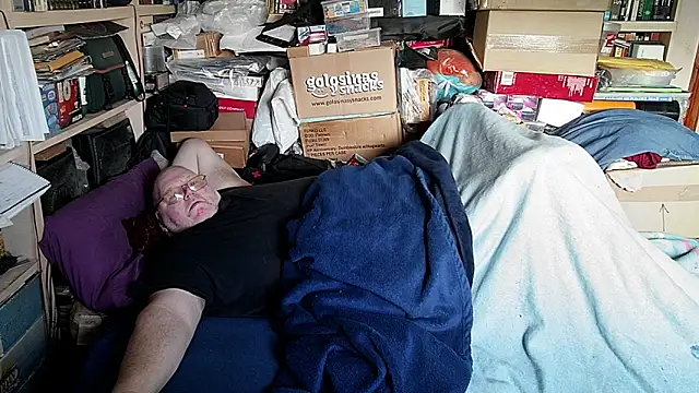 Snapshot of hadeszeuss2 chatting on 02.06.26 hadeszeuss2 online show from 02.06.26