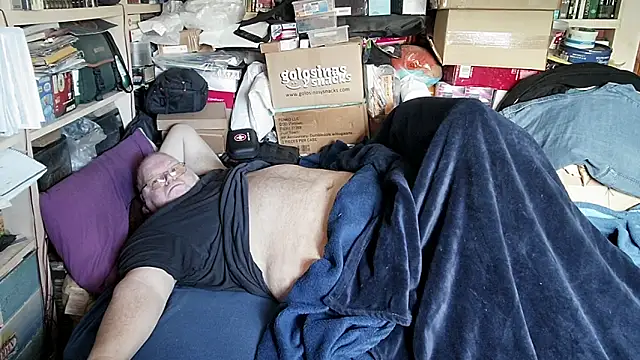 Snapshot of hadeszeuss2 chatting on 02.13.26 hadeszeuss2 online show from 02.13.26