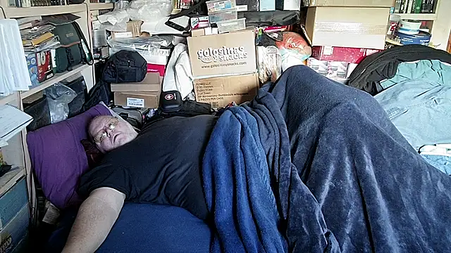 Snapshot of hadeszeuss2 chatting on 02.14.26 hadeszeuss2 online show from 02.14.26