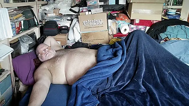 Snapshot of hadeszeuss2 chatting on 02.15.26 hadeszeuss2 online show from 02.15.26