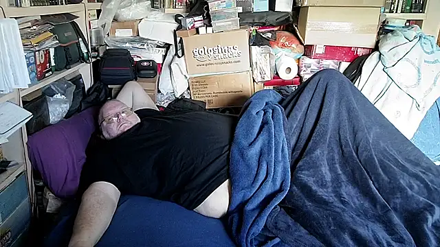 Snapshot of hadeszeuss2 chatting on 02.18.26 hadeszeuss2 online show from 02.18.26