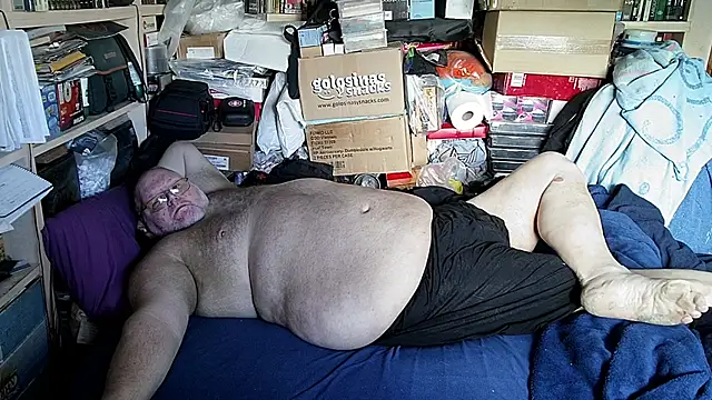 Snapshot of hadeszeuss2 chatting on 02.19.26 hadeszeuss2 online show from 02.19.26