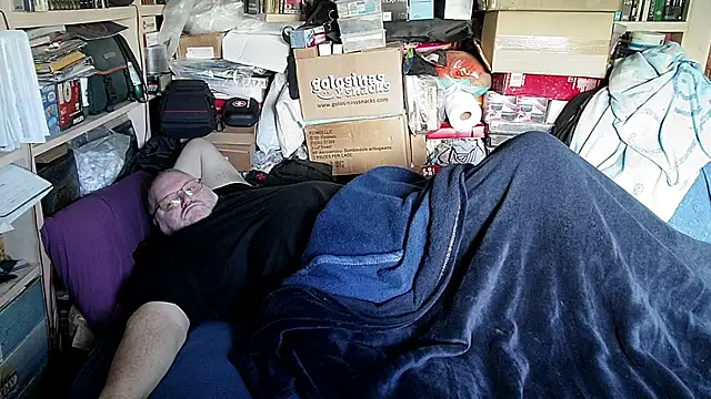 Snapshot of hadeszeuss2 chatting on 02.21.26 hadeszeuss2 online show from 02.21.26