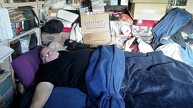 Snapshot of hadeszeuss2 chatting on 02.24.26 hadeszeuss2 online show from 02.24.26