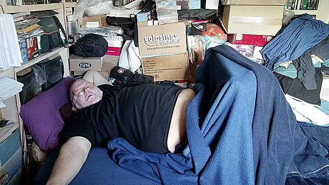 Snapshot of hadeszeuss2 chatting on 02.26.26 hadeszeuss2 online show from 02.26.26