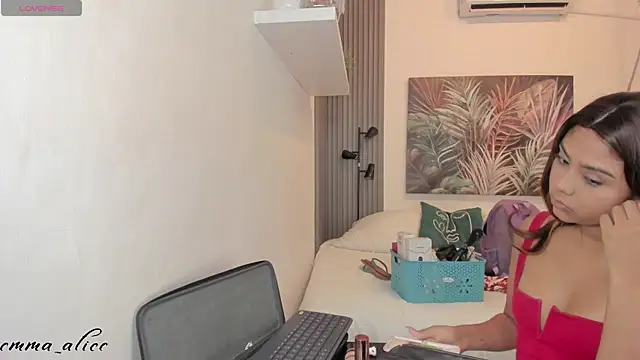 emma alice  online show from 09.18.25