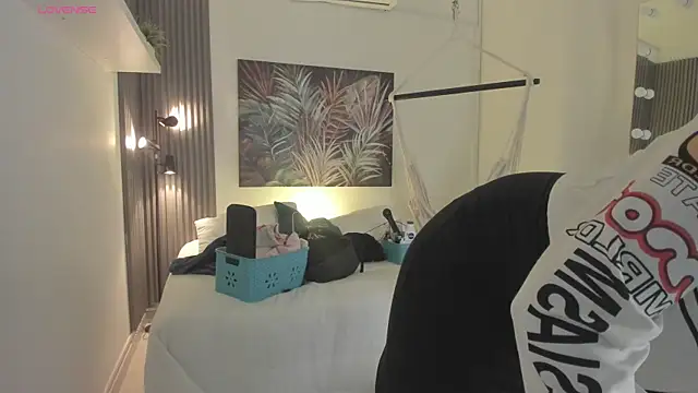 emma alice  online show from 10.31.25