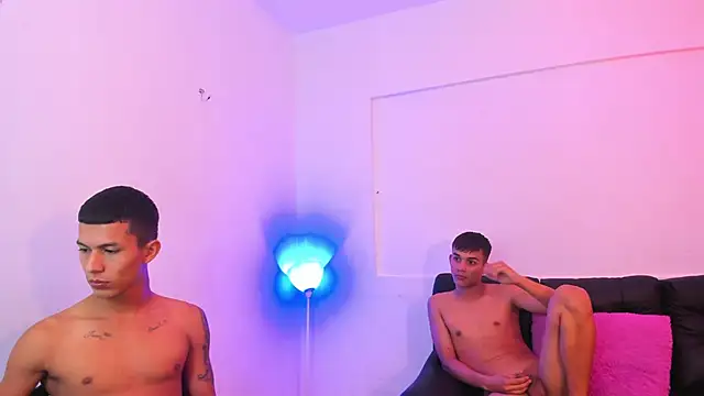 Snapshot of interracial_wallen chatting on 01.18.25 interracial wallen online show from 01.18.25