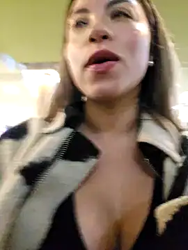 Snapshot of Karen_San_Miguel chatting on 02.14.25 Karen San Miguel online show from 02.14.25