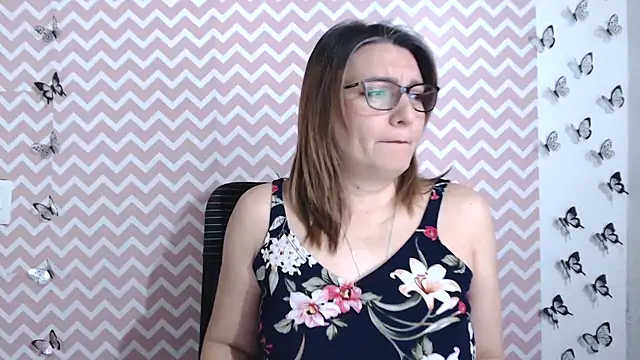 Amie Adams82  online show from 01.28.25