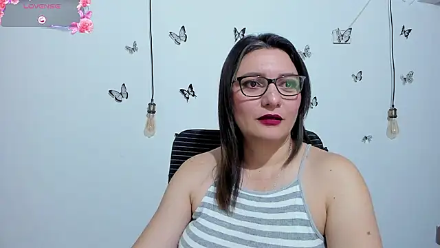 Amie Adams82  online show from 01.16.26