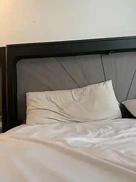 Esauhot online show from 02.17.25