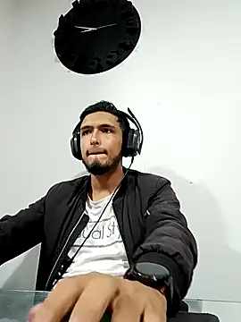 Snapshot of mosmar_20 chatting on 12.22.24 mosmar 20 online show from 12.22.24