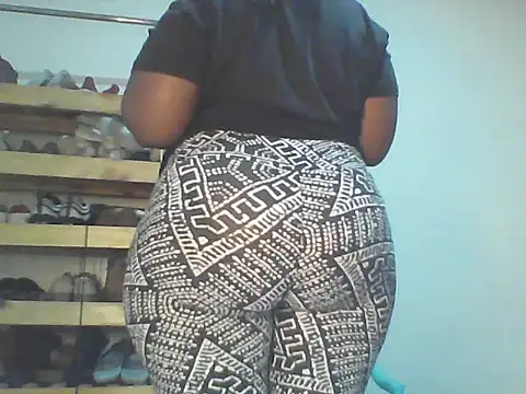 Snapshot of Nish_Darling_ chatting on 06.17.26 Nish Darling online show from 06.17.26