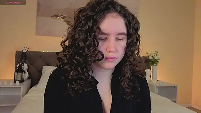 Ariella Sol online show from 11.14.25