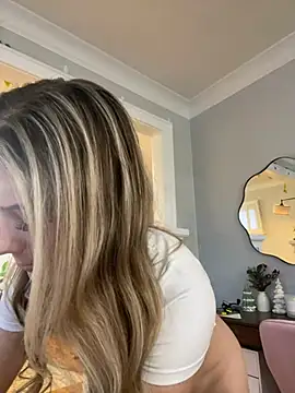 LoveShae  online show from 12.17.24