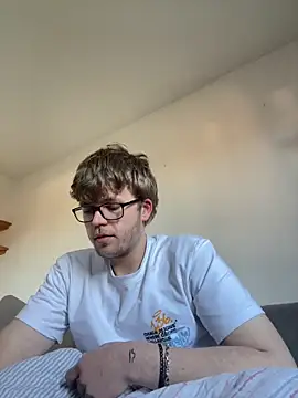 Snapshot of jungxSHxboy chatting on 04.11.26 jungxSHxboy online show from 04.11.26