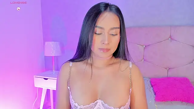 Snapshot of Cameliaa_Smiith chatting on 10.16.25 Cameliaa Smiith online show from 10.16.25