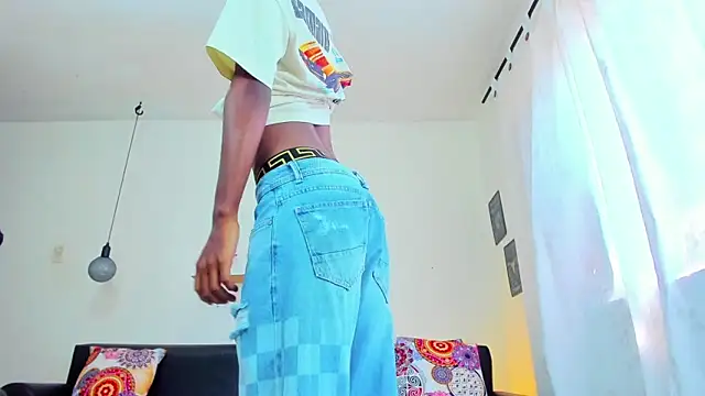 maiki18  online show from 01.21.25