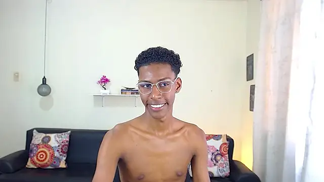 maiki18  online show from 01.30.25