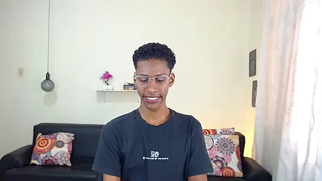 maiki18  online show from 02.05.25