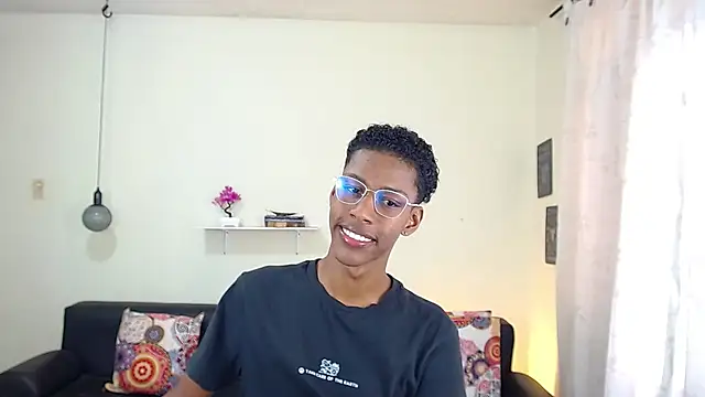 maiki18  online show from 02.05.25