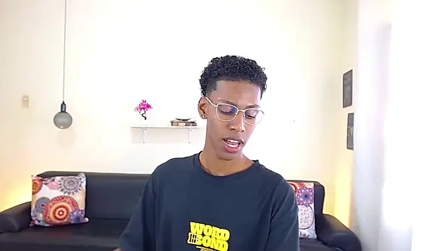 maiki18  online show from 02.14.25