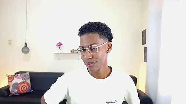 maiki18  online show from 02.15.25