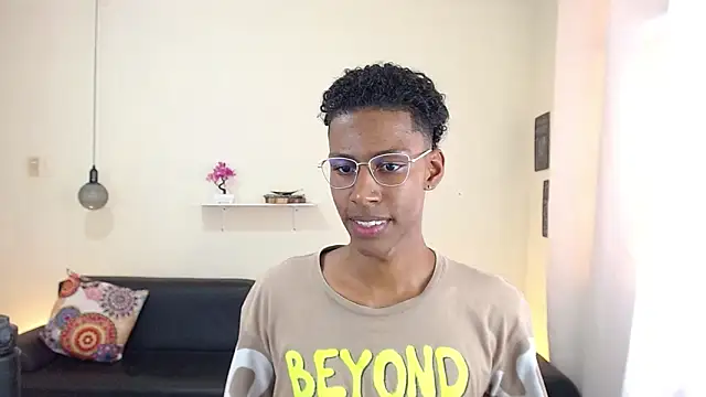 maiki18  online show from 02.25.25