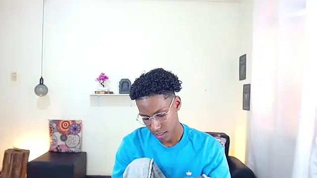 maiki18  online show from 03.19.25