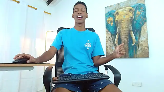 maiki18  online show from 09.11.25