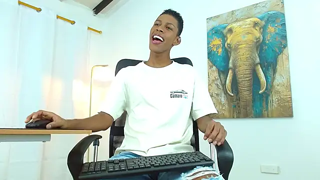 maiki18  online show from 09.12.25